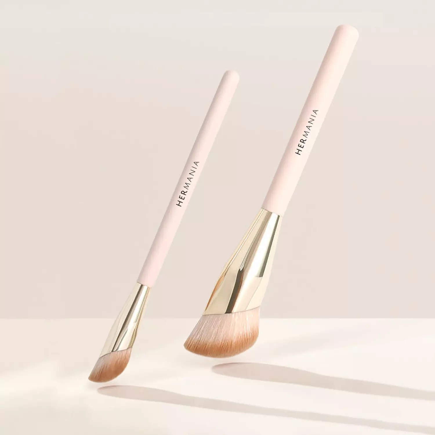 ANGLED MAKEUP BRUSH 4
