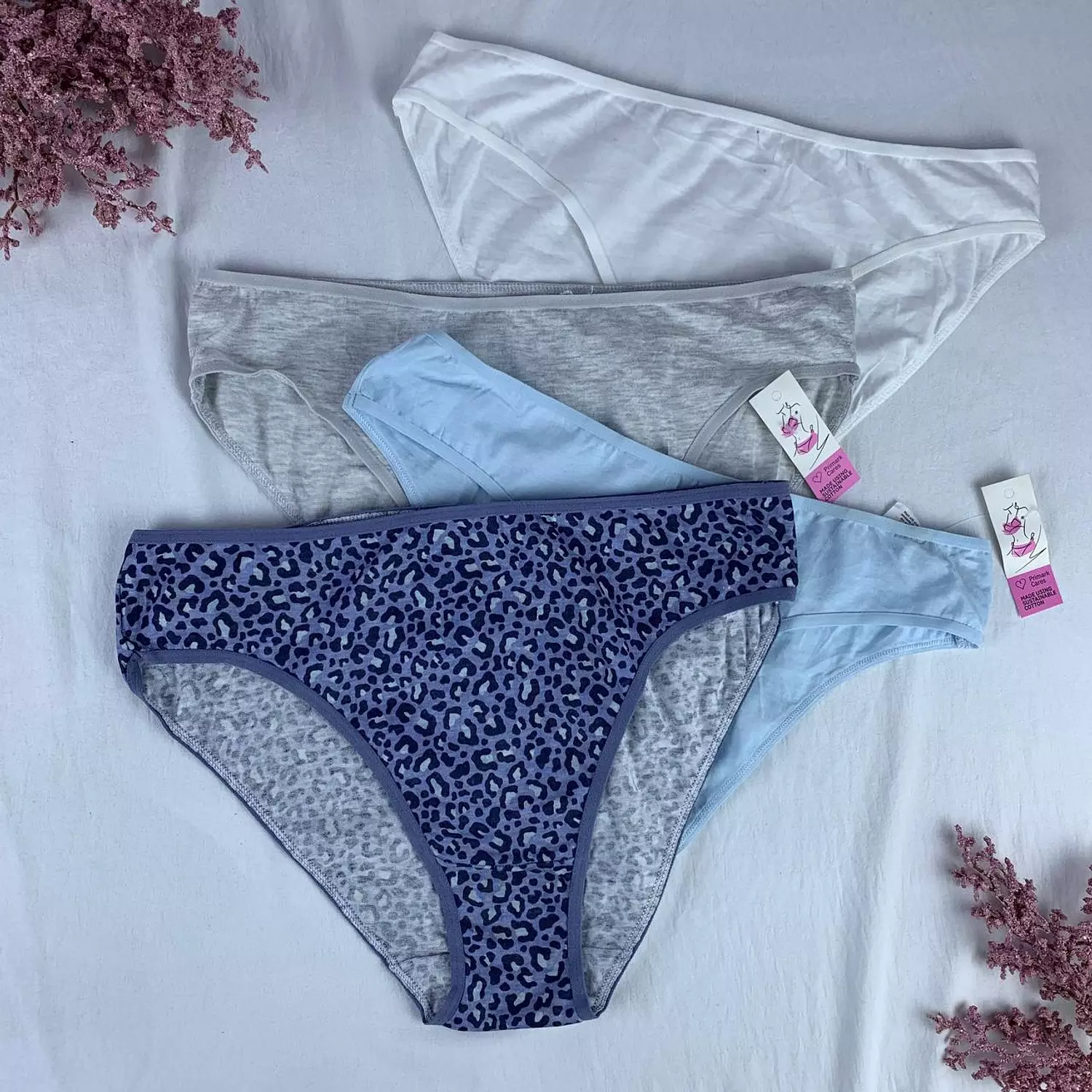 4   pieces cotton panty set from primark   Size S fit s  M  60:65 k    image