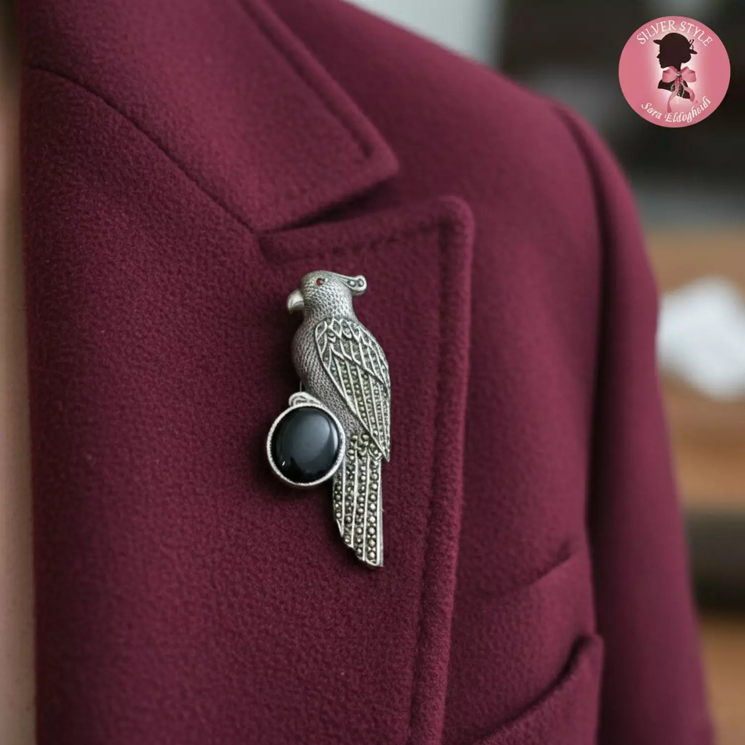 Elegant Bird brooch image