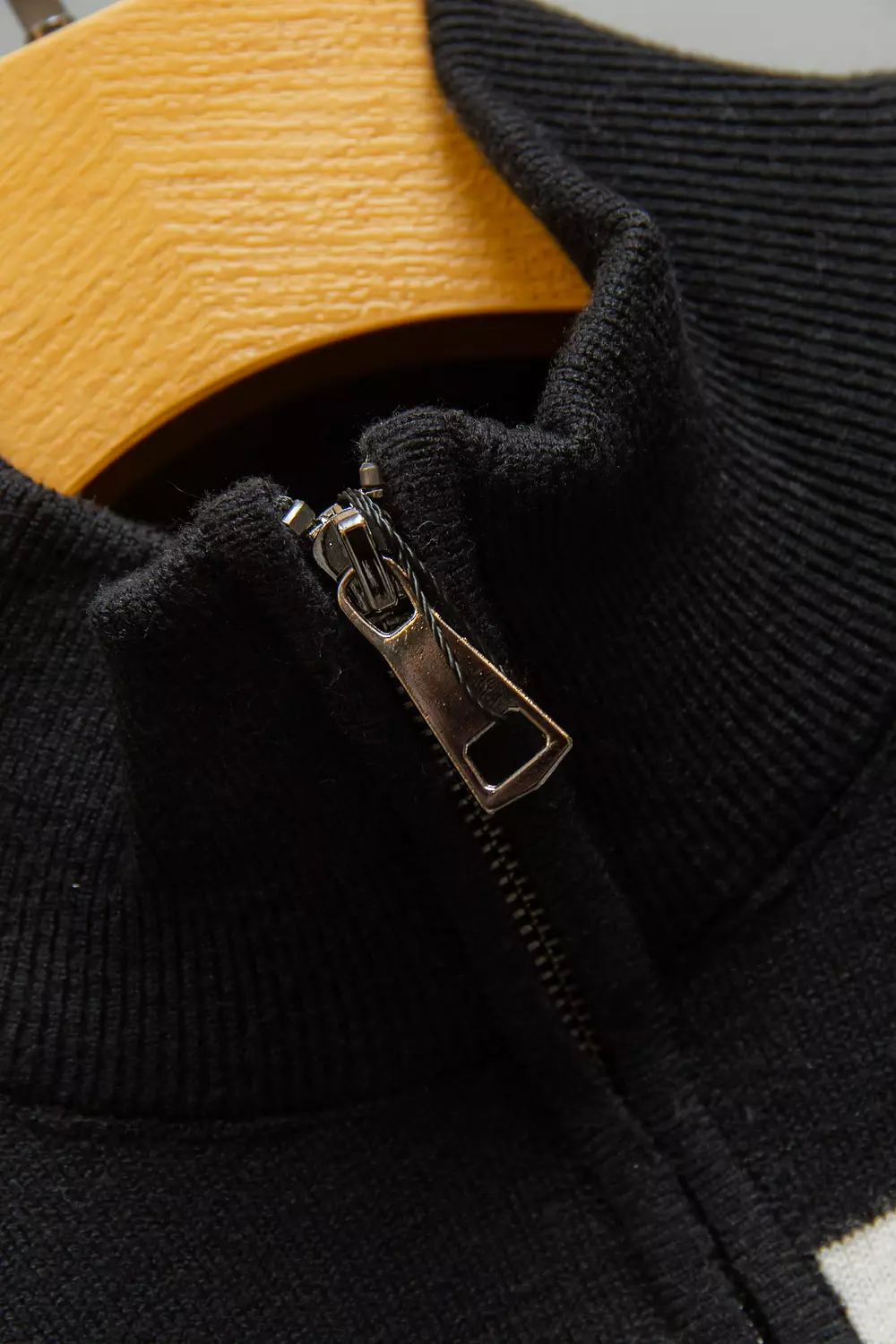 PRADA QUARTER ZIPPER / 1502 5