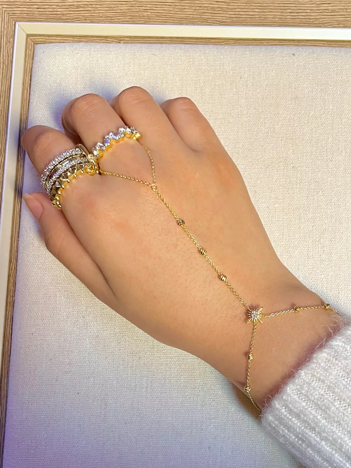 Amellies Hand Chain  image