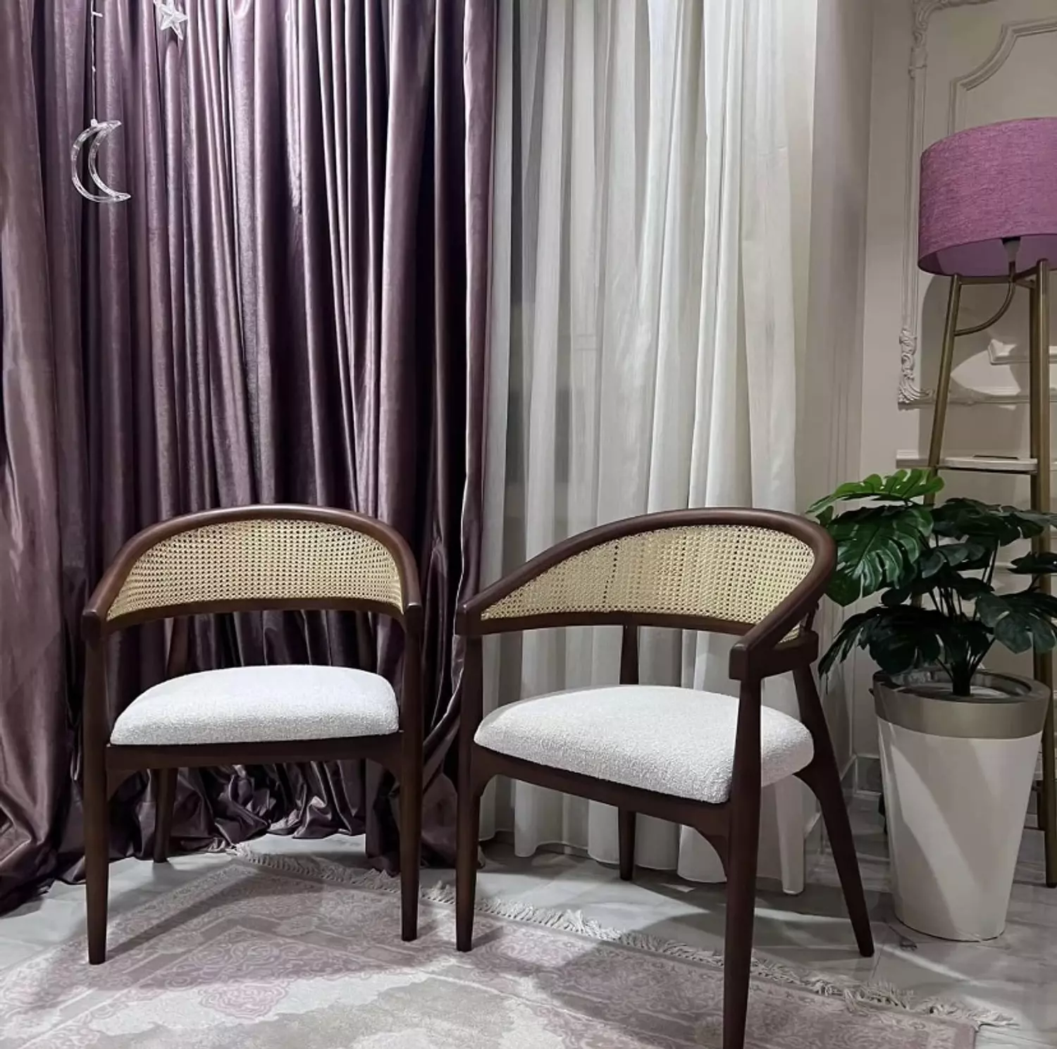 Holia chair image