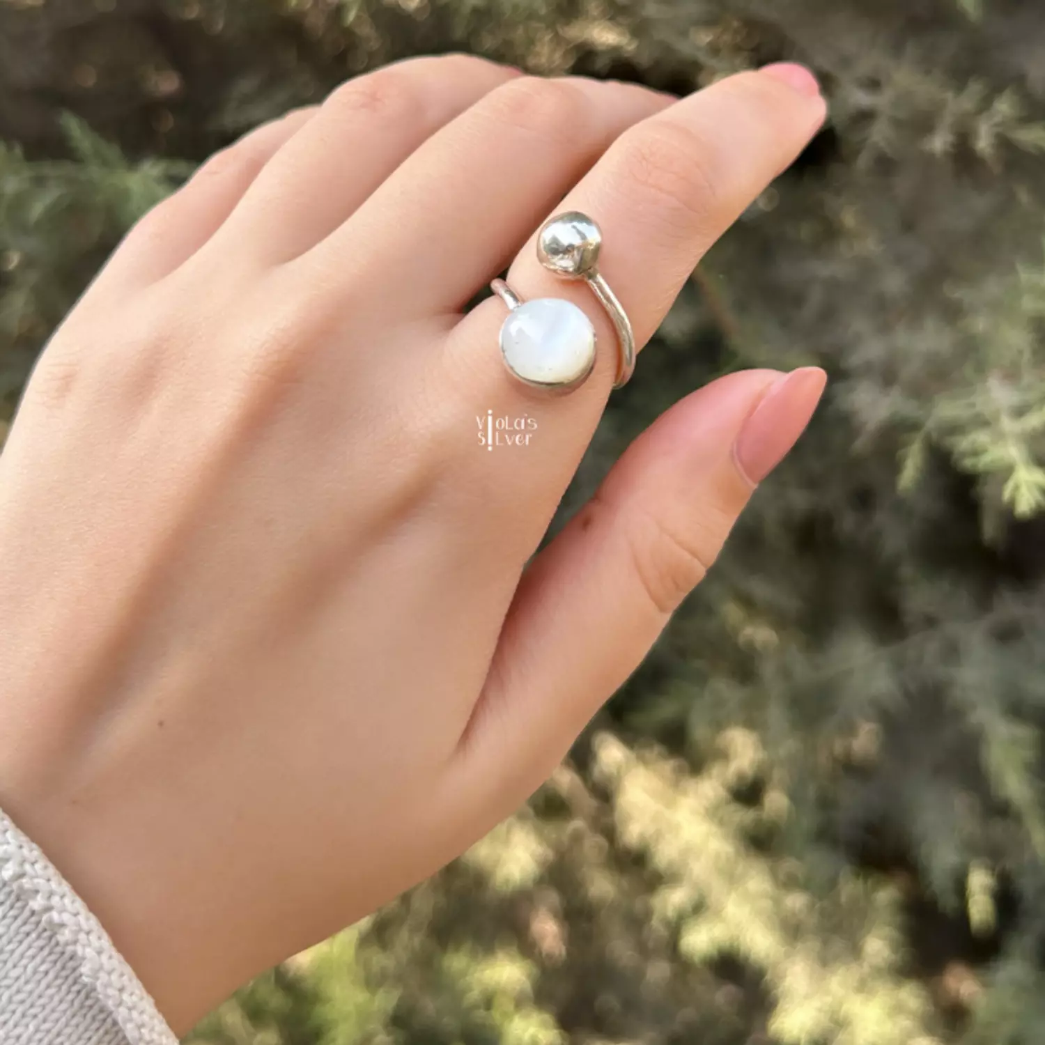 White pearl ball ring image