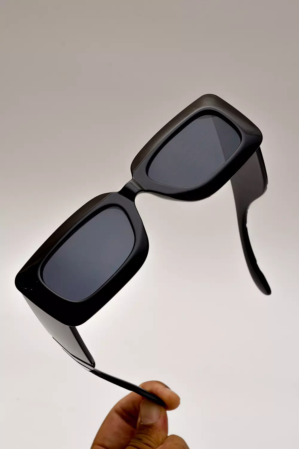 trendy sunglasses image