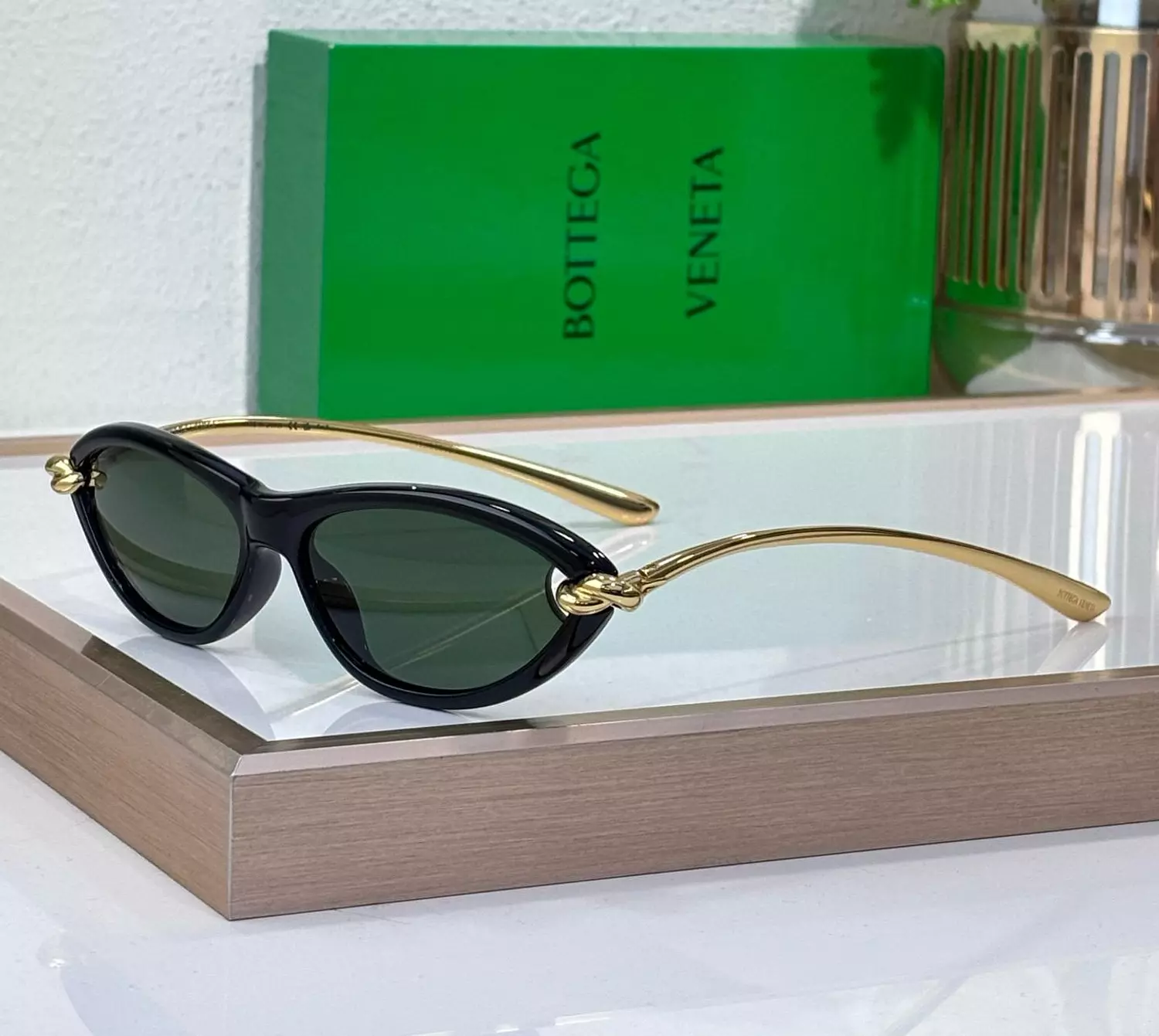 Bottega veneta glass