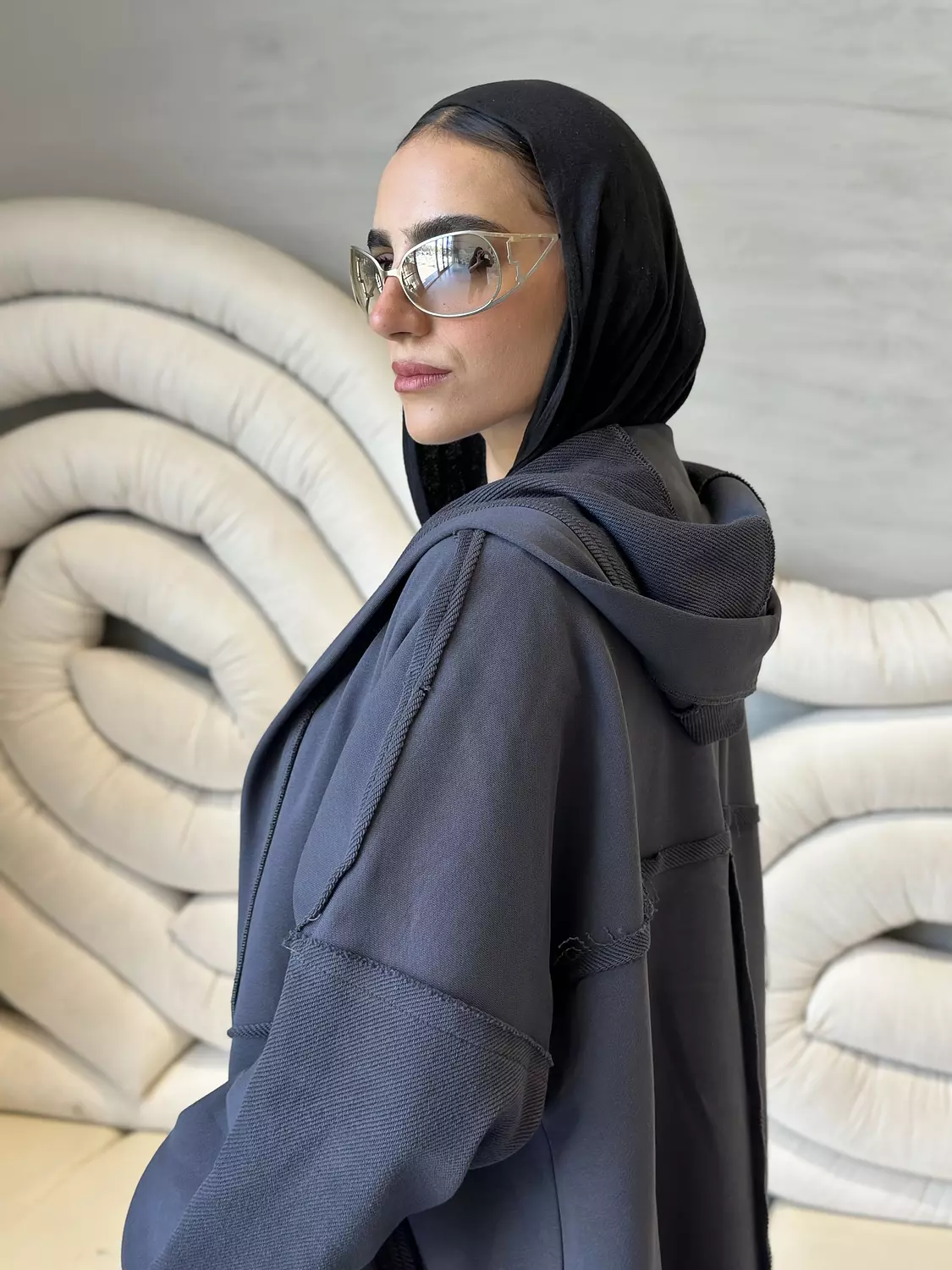 HOODED CARDIGAN IN CHARCOAL GREY 2